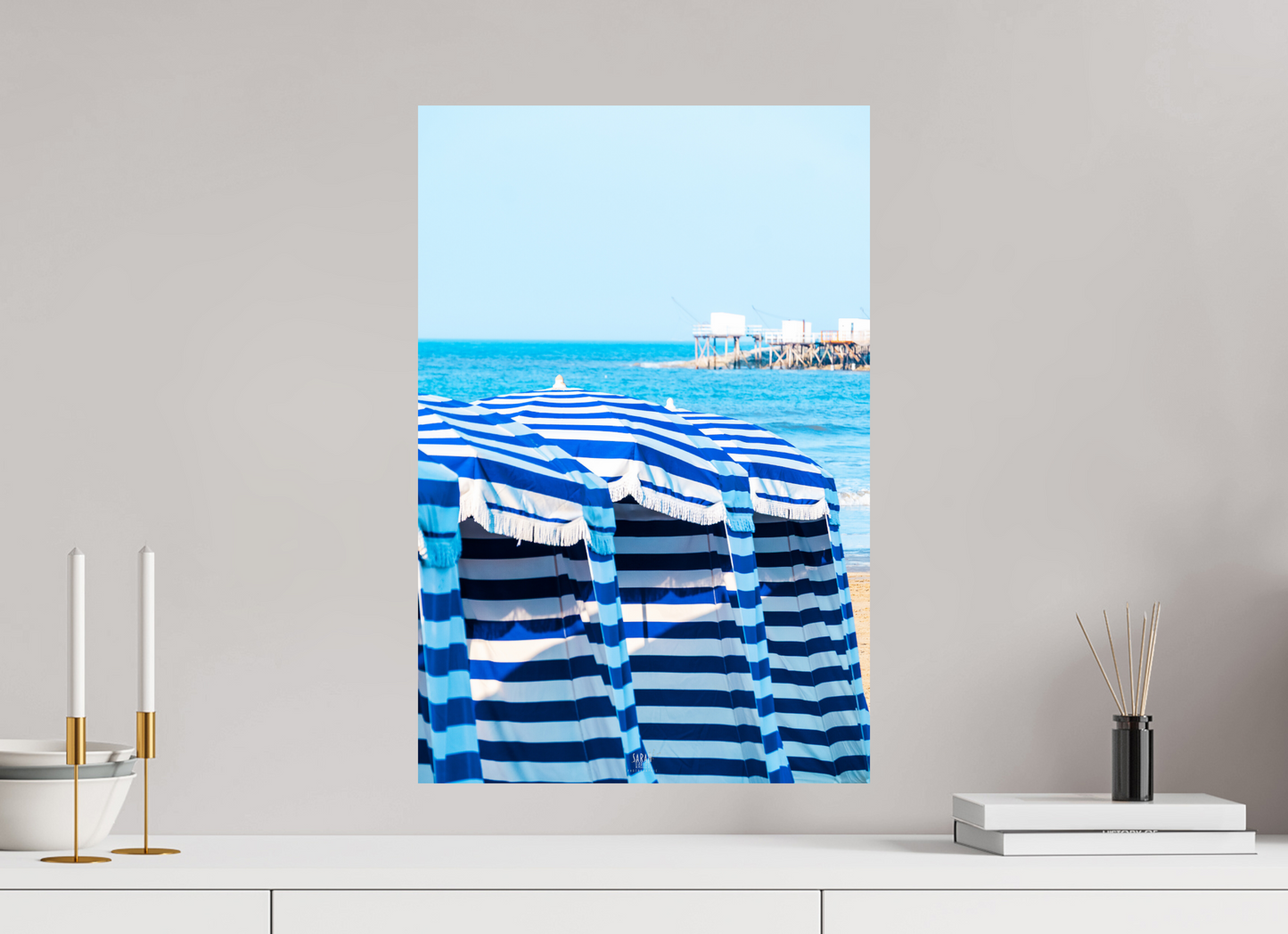 Photographie tente de plage bleu et blanche en Vendée Sarah Varlet