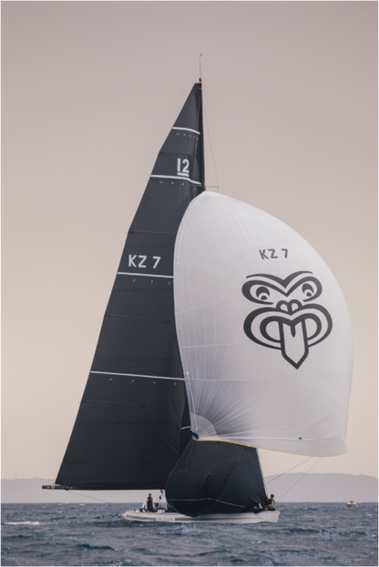 Sarah Varlet - Photo Affiche Poster - Décoration - Sailing photographie - bateau 12MJI - Kiwi Magic New Zeland KZ7