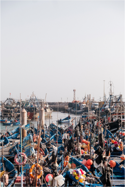 Photographe Sarah Varlet Décoration Print Affiche Poster Essaouira Maroc Coucher de soleil Barque Bleue