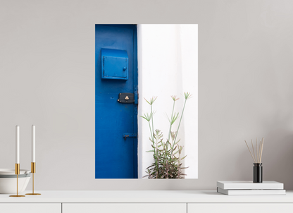 Photographe Sarah Varlet Décoration Print Affiche Poster Essaouira Maroc Rue Blanc et bleu Minimalisme Porte Bleue