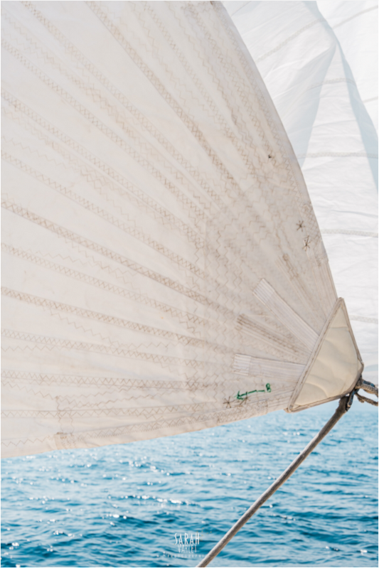 Photo minimaliste de Sarah Varlet Voile sur un bateau